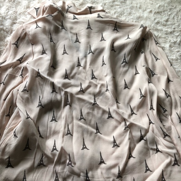 •Eiffel Tower Blouse• - Picture 7 of 7